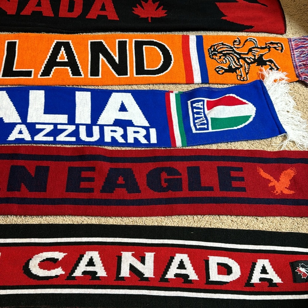 Scarfs all different - Picture 3 of 3